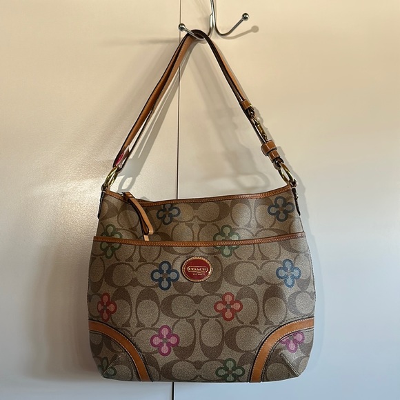 COACH Peyton Signature Clover Hobo/Crossbody bag - Picture 3 of 15